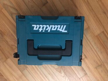 Generatorlar: Makita JS3201J – 320W gücündə, maksimum 3.2mm qalınlığa qədər metal