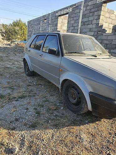 Унаа сатуу: Volkswagen Golf: 1989 г., 1.8 л, Кол менен иштөөчү, Бензин, Хетчбек — 1
