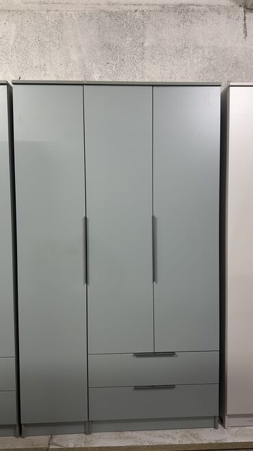 Шкафы для одежды: Качество на первом месте! Прослужит вам долгие годы! Трехдверный шкаф — 9