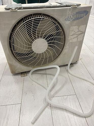 gree kondisioner qiymetleri: Kondisioner Samsung 45 kv. Evden satiş tam işləkdir. Qiymet 250 azn — 2