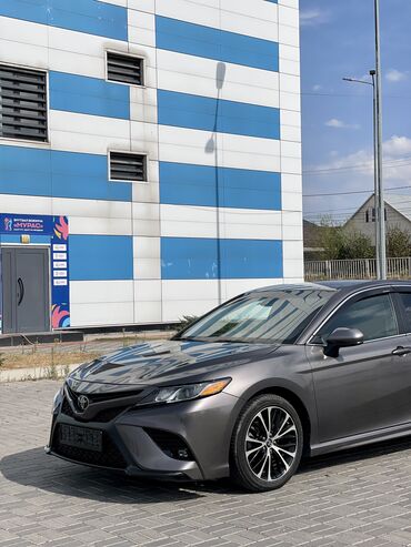 toyota camry 2018: Toyota Camry: 2017 г., 2.5 л, Автомат, Бензин, Седан