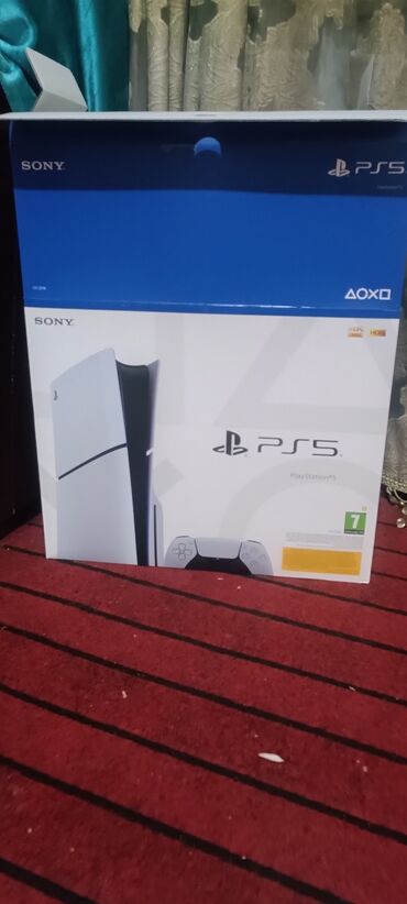 PS5 (Sony PlayStation 5): Продаю почти новый ps 5 slim два джостика все новое даже чек