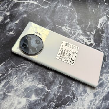 Tecno: Tecno Spark 20 Pro, Б/у, 256 ГБ, цвет - Белый, 1 SIM, 2 SIM, eSIM — 5