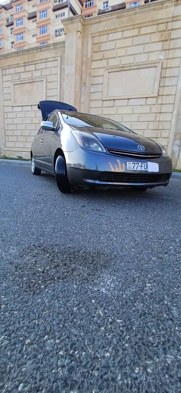 Toyota: Toyota Prius: 0.6 l | 2009 il Sedan