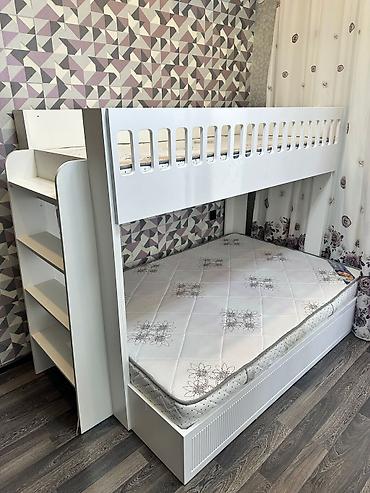 İki mertebe kravat. 280azn. Matras var ortapedikdi ünvan nerimanov
