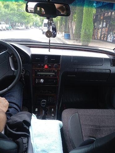 mercedes 180 c: Maşın ideal maşindı heç bir prablemi yoxdu təcili pul lazım olduqu