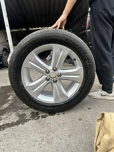 Шины и диски: Литой диск Toyota с шиной 245/55 R19 — 1