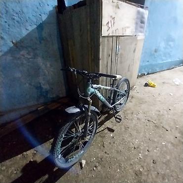 qız velosiped: Tecili satılır sadece teker bosalıb günün altında qalıb bide — 2
