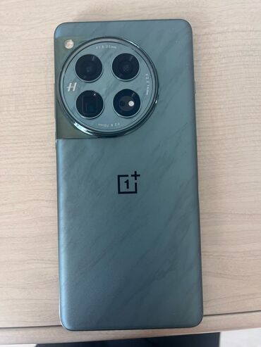 обмен на хс: OnePlus 12, Б/у, 256 ГБ, цвет - Зеленый, 2 SIM, eSIM