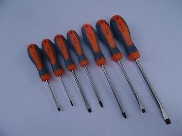 Setovi ručnog alata: GEKO set odvijača CRV – 7 delova - Set univerzalnih odvijača sa — 9