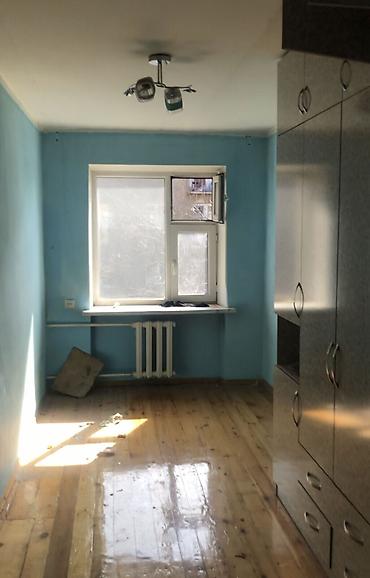 постучный квартира ош: 3 комнаты, 58 м², Ошский рынок / базар 104 серия, 3 этаж, Старый ремонт — 1
