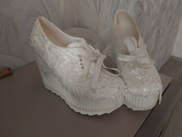 eqa shoes ecemi unvan: Məhsul: Zəfəri rəngdə platformalı gəlin idman ayaqqabısı - Model