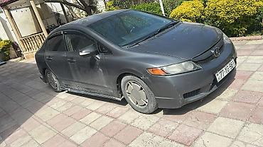 civic: Honda Civic: 1.8 l | Sedan — 4