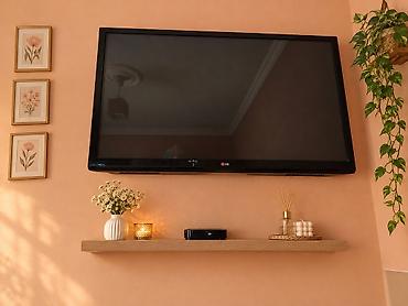 LG divar tipli LED televizor - Təxmini diaqonal: 42–47 düym (geniş