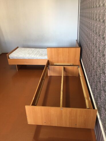 купить бу кровать с матрасом: Односпальная кровать, Б/у, С матрасом, ЛДСП, длина - 1940 см