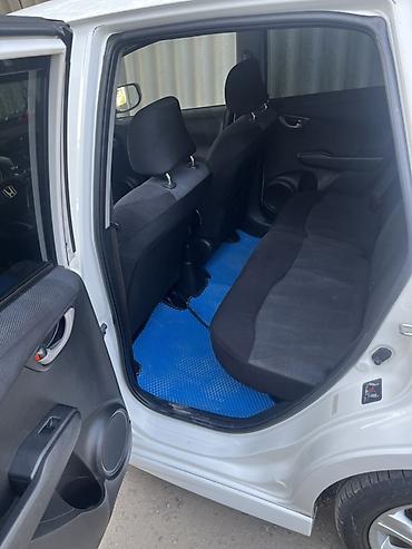 тенир тоо: Honda Fit: 2009 г., 1.5 л, Автомат, Бензин, Хетчбек — 6