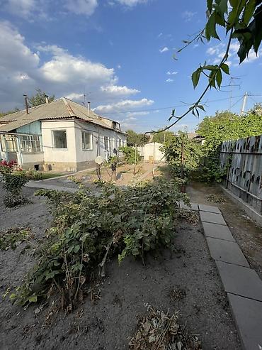 Продажа коттеджей и домов: Дом с участком. Г Бишкек Ул. Мусоргского 14а. Район — 3