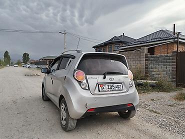 авто кран: Chevrolet Spark: 2011 г., 1 л, Автомат, Бензин, Хэтчбэк — 4