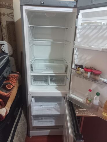 İşlənmiş 2 qapılı Indesit Soyuducu Satılır, rəng - Boz