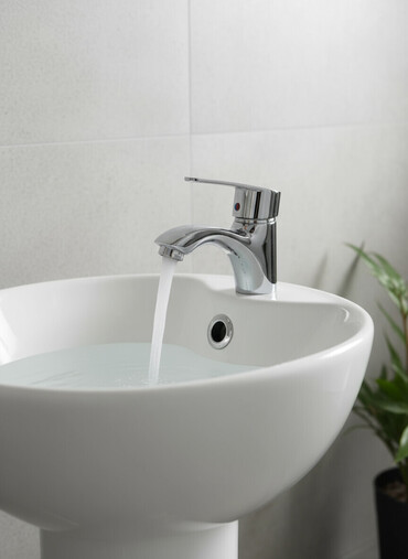 миксер для раствора: Однорычажный смеситель для умывальника (верхний монтаж). - Компактный