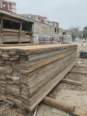 taxta şalman: Taxta materialı, tikinti və ya mebel işləri üçün yararlıdır. Taxtalar