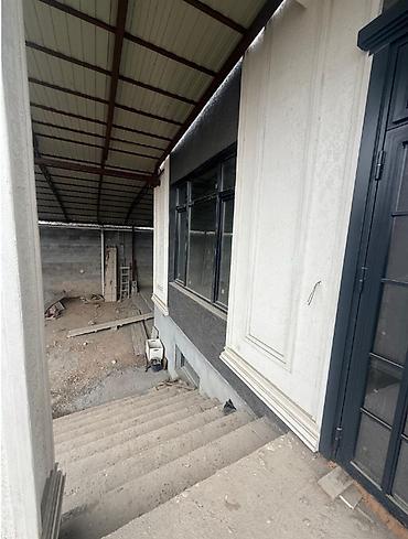 Продажа коттеджей и домов: 🧱 Продается 3-этажный дом ПСО 🔥🔥🔥 💫 Район : Ак -Ордо -1 🛏️ Комнат  — 17