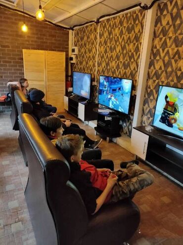 hazır biznes kafe: Playstation klub avadanlıgi -4 eded 105 ekran tv -4 eded yumwaq