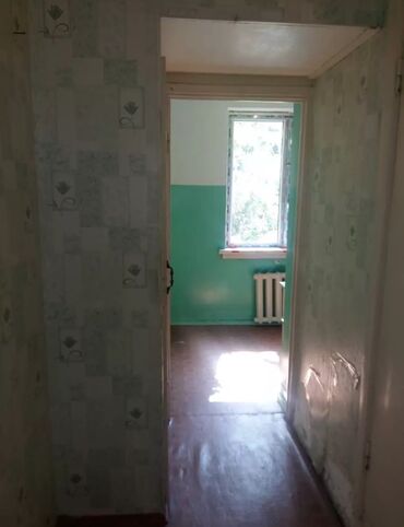 Продажа квартир: 1 комната, 32 м², 105 серия, 4 этаж, Старый ремонт