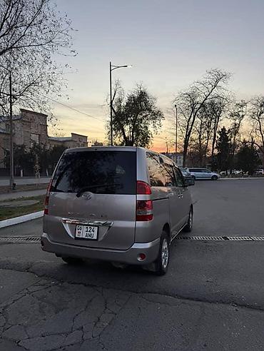 тягач продажа авто: Toyota Noah: 2006 г., 2 л, Автомат, Бензин, Минивэн — 4