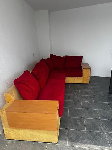 islenmis divan: Kunc divan normal veziyyetde yastiqlari goturende carpayi olur 130 azn — 1