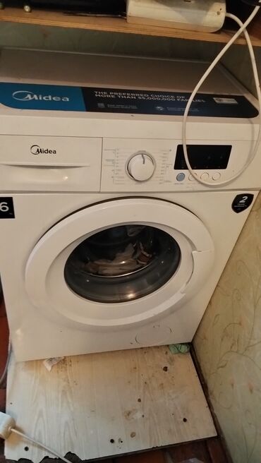 Ön və arxa təkərlərdəki qanadlar torpaq və su sıçramalarından qorunma