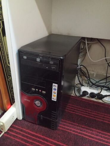 Rəf vitrinləri: Mağaza üçün mebel dəsti - Rəng: qırmızı (qara kənar haşiyələr) - — 6