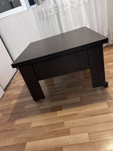 Masalar: Həm jurnalnı açılır olur ortalığ stol təzədi az işlənib çox az elə bil — 7