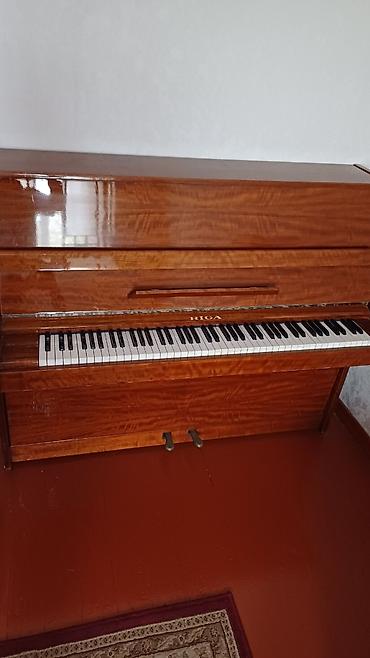 Пианино: Срочно продаю Пианино RIGA. Красное дерево, состояние отличное! В — 8