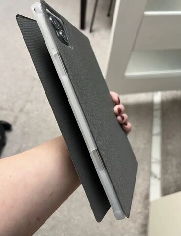 planşet gəncə: Ekran: 10.1 düym RAM: 12gb Batarya: 6000mAh Əməliyyat Sistemi: Android