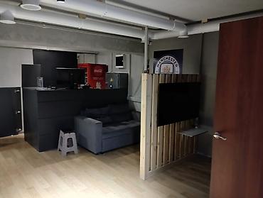 Продажа коммерческой недвижимости: Продажа магазинов В жилом доме, 66 м², Косметический ремонт, Отдельный вход, Цокольный этаж этаж — 8