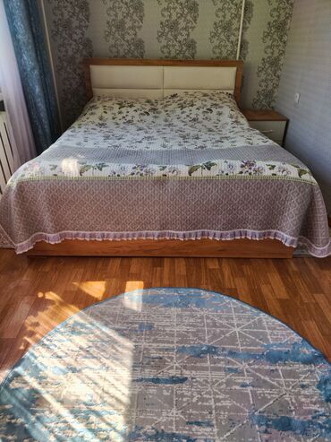 кухния мебел: Спальный гарнитур 2х спальная кровать + матрац2 прикроватные тумбы