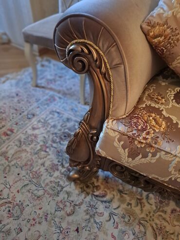 Divan və kreslo dəstləri: Yeni, Klassik divan, Jurnal masası, 2 kreslo — 3