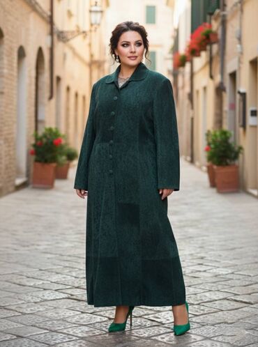 шуба из овчины азербайджанская: Продаются замшевые плащи. Зелёный 46-48 размер. Цена 80 Ман. Черный