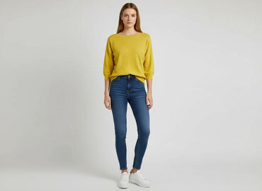 Swetry: Sweter damski, rozmiar M