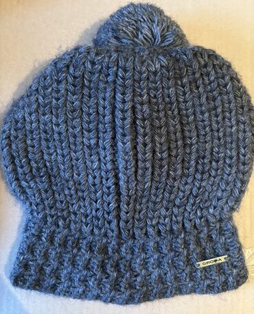 Костюмы с юбкой: Шапки стильные шерсть трикотаж Турция 200-300 сом отл сост витрина — 2