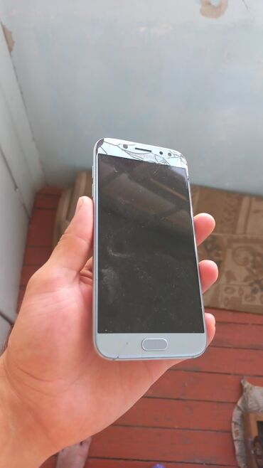 İnformatika: Samsung Galaxy J5, rəng - Boz, Qırıq
