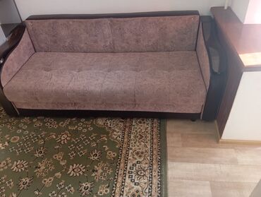 куплю кухонный уголок бу: Продаю диван в хорошем состоянии