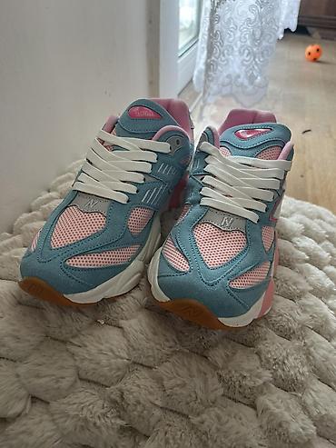 oh lala obuca: Ženske patike New Balance 9060

- Dostupne u brojevima od 36 do 41 — 3