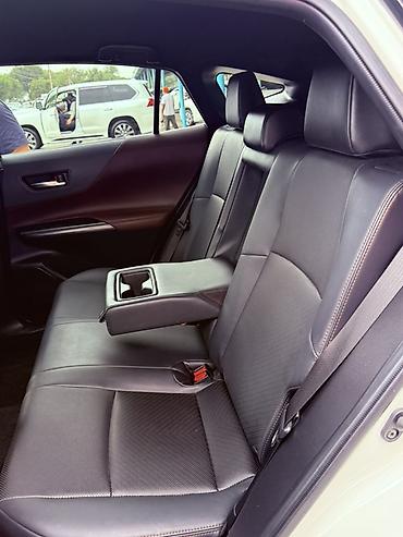 ct 200h: Toyota Venza: 2020 г., 2.5 л, Гибрид, Кроссовер — 8