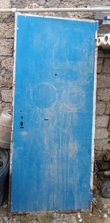 Rover: Mağaza qapıları Dəmir