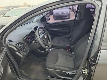 Chevrolet: Chevrolet Spark: 2017 г., 1 л, Автомат, Бензин — 12