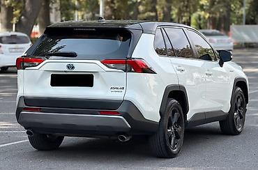 byd e2 2025: Toyota RAV4: 2020 г. — 3