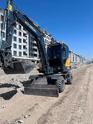 фронтальный погрузчик 3 куба: Экскаватор, Hyundai, 2025 г., Колесный — 1