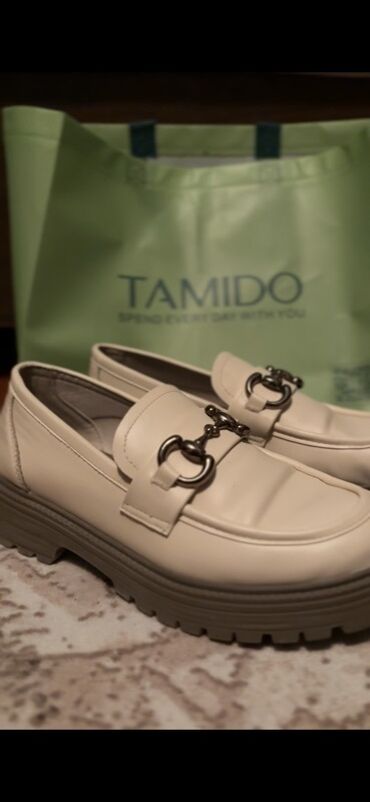 женские бежевые замшевые туфли: TAMIDO qadın loaferləri 80 AZN alınıb 1dəfə geyinilib balacadır